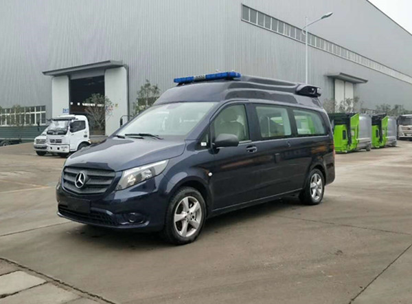 奔馳水質檢測車 奔馳水質檢測車