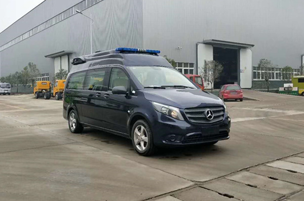 奔馳水質(zhì)檢測(cè)車