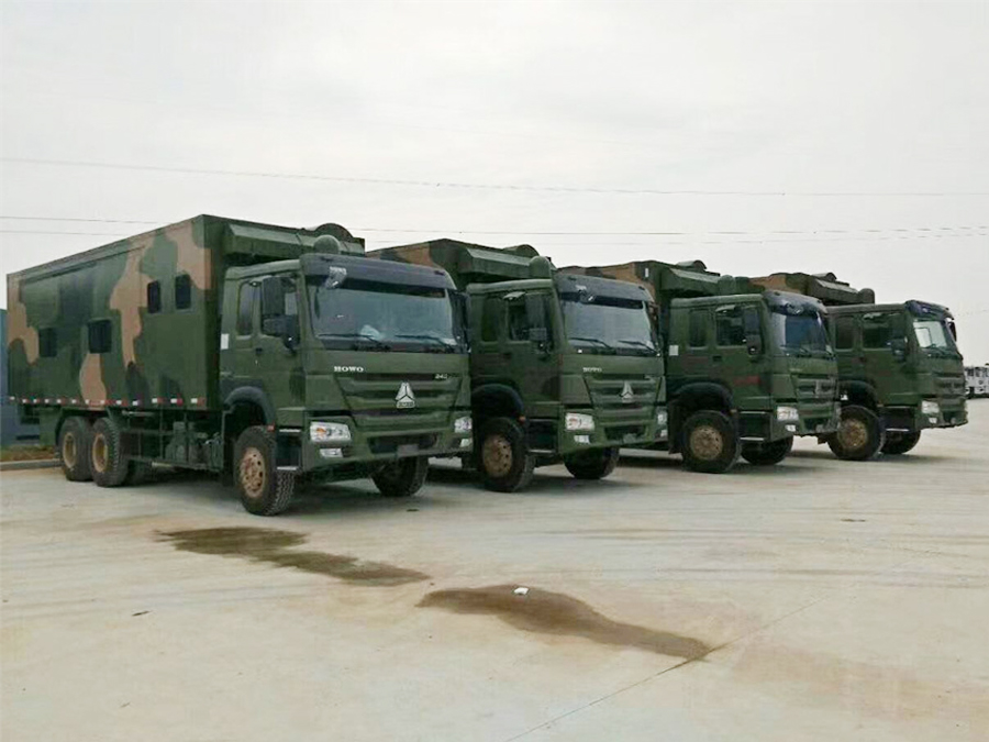 重汽豪沃T5G24人宿營(yíng)車