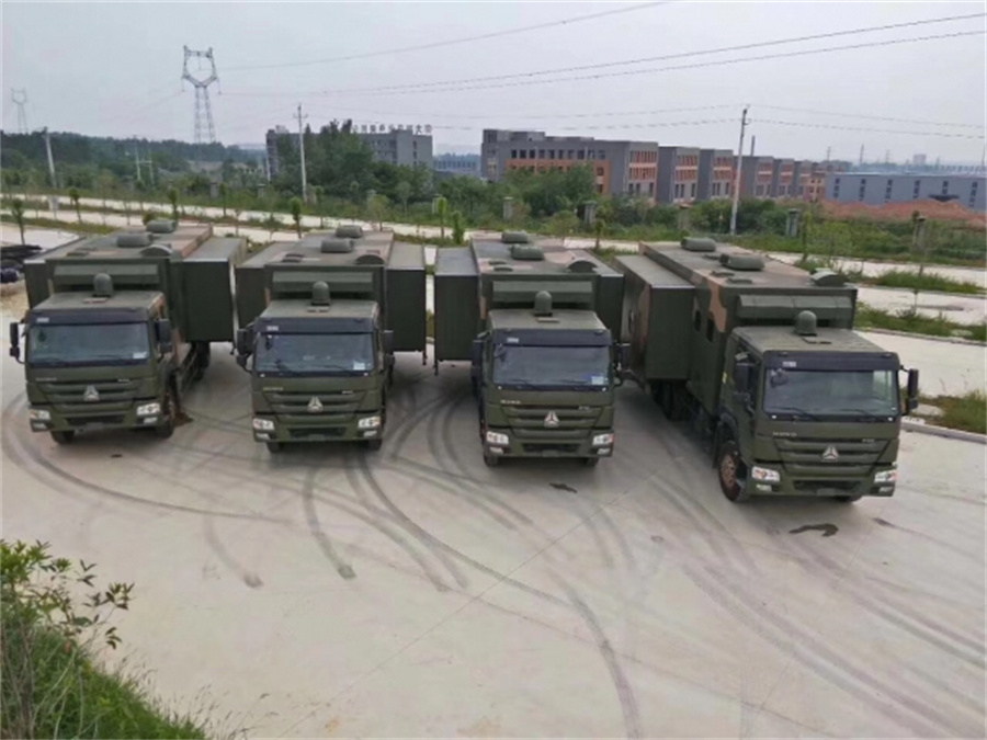 重汽豪沃T5G24人宿營(yíng)車