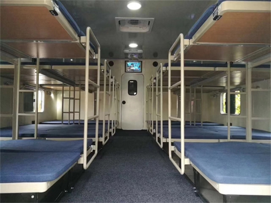 重汽豪沃T5G24人宿營(yíng)車