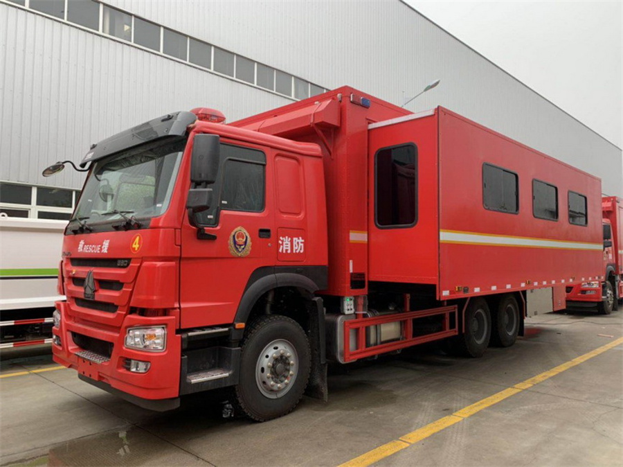重汽豪沃后雙橋24人宿營車 重汽豪沃后雙橋24人宿營車