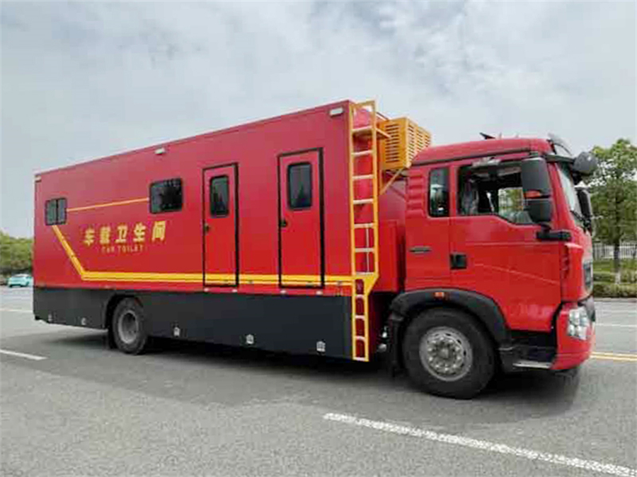 重汽豪沃環保廁所車