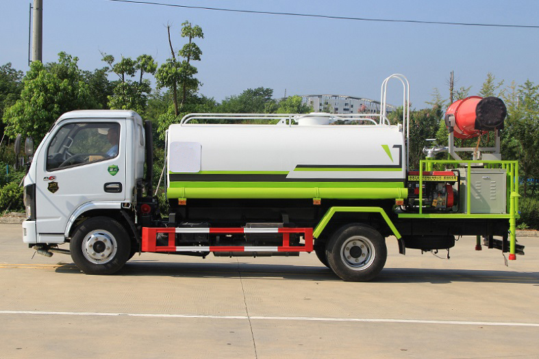 東風(fēng)小多利卡5噸噴霧灑水車 東風(fēng)小多利卡5噸噴霧灑水車