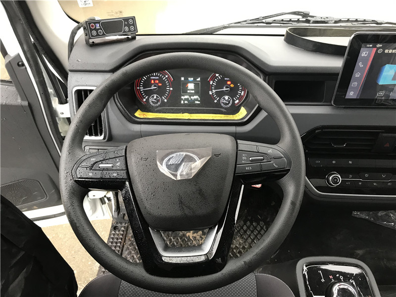 國六 上汽躍進C500自動擋4.2米冷藏車 國六 上汽躍進C500自動擋4.2米冷藏車