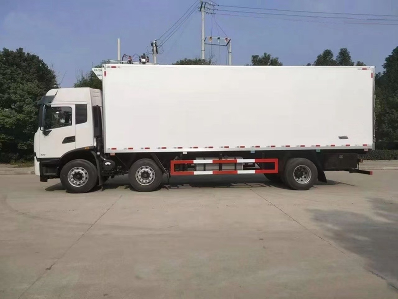 東風(fēng)天錦KR小三軸冷藏車 東風(fēng)天錦KR小三軸冷藏車