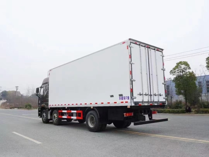 解放J6P小三軸冷藏車 解放J6P小三軸冷藏車