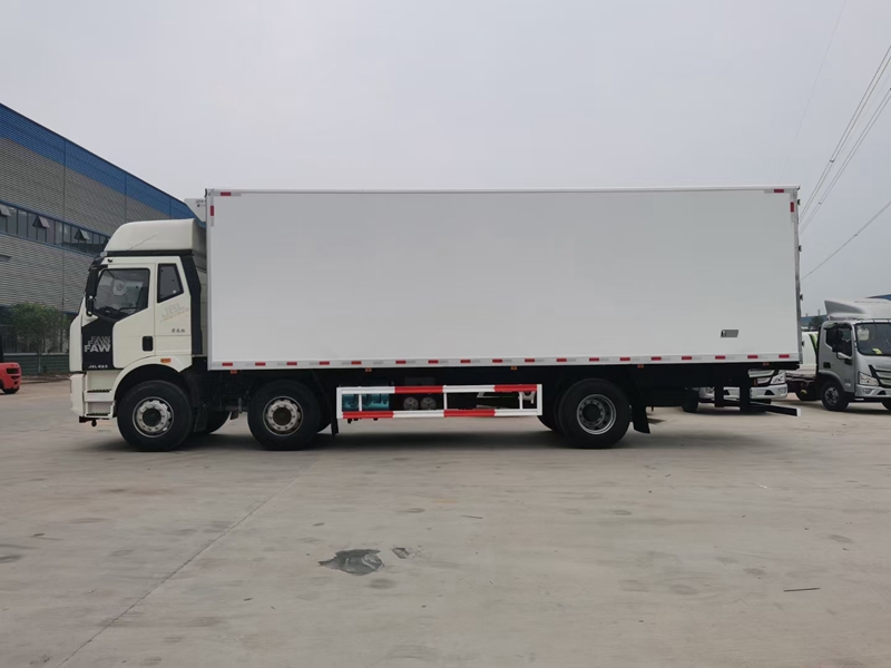 國六解放J6L小三軸冷藏車 國六解放J6L小三軸冷藏車