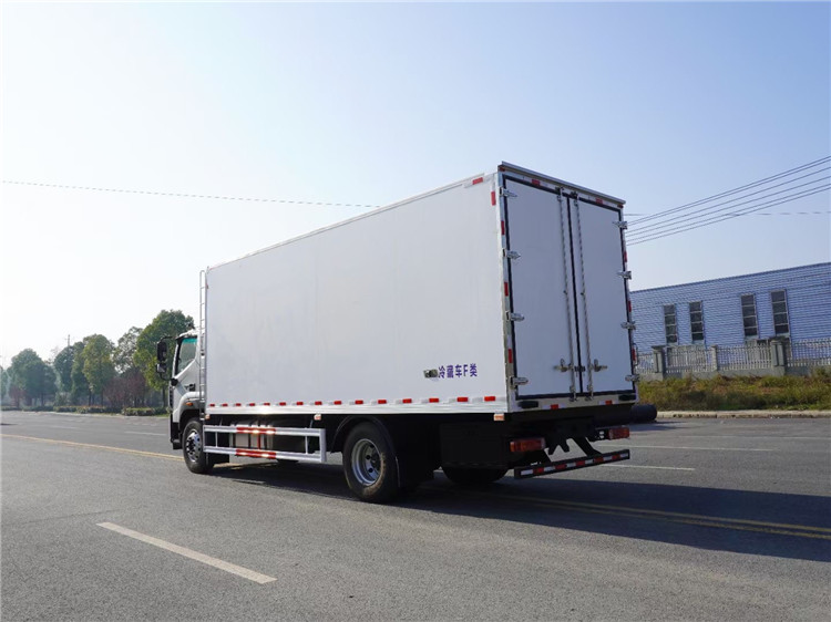 國(guó)六 福田歐馬可6.6米冷藏車(chē) 國(guó)六 福田歐馬可6.6米冷藏車(chē)