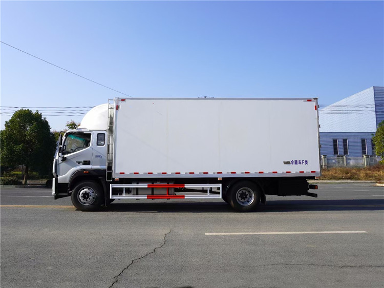 國(guó)六 福田歐馬可6.6米冷藏車(chē) 國(guó)六 福田歐馬可6.6米冷藏車(chē)