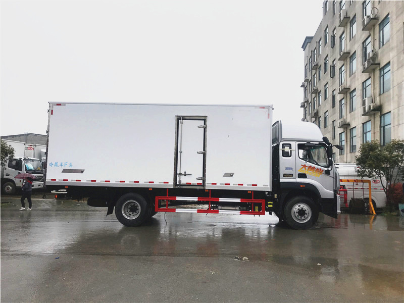國六 福田奧鈴大黃蜂6.8米冷藏車 國六 福田奧鈴大黃蜂6.8米冷藏車
