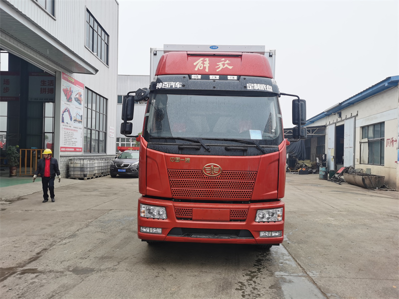 解放J6L高頂雙臥冷藏車 解放J6L高頂雙臥冷藏車