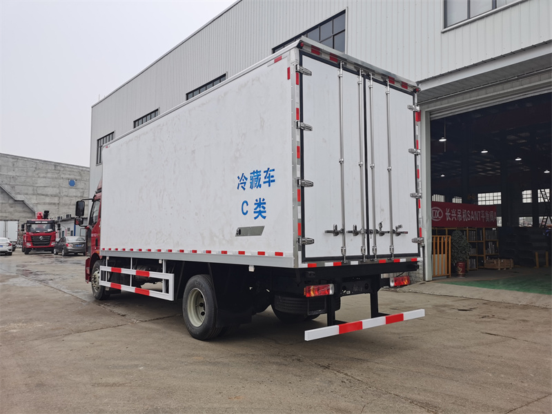 解放J6L高頂雙臥冷藏車 解放J6L高頂雙臥冷藏車
