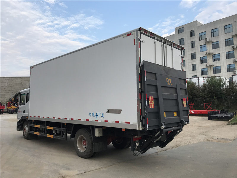 東風(fēng)多利卡D9冷藏車(chē) 東風(fēng)多利卡D9冷藏車(chē)