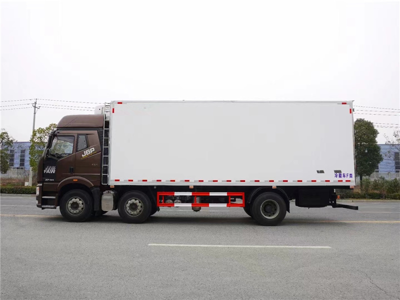 解放J6P小三軸冷藏車(chē) 解放J6P小三軸冷藏車(chē)