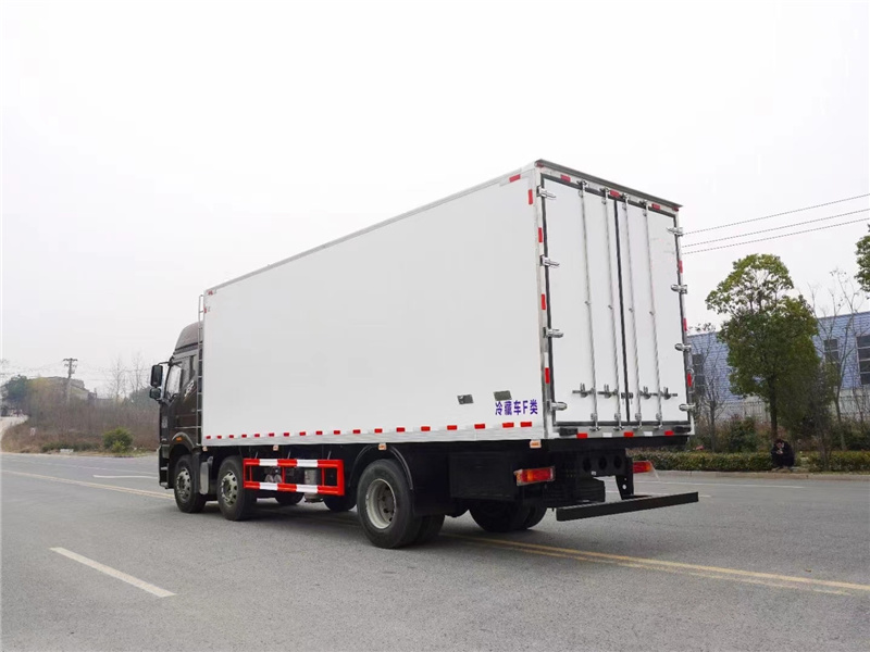 解放J6P小三軸冷藏車(chē) 解放J6P小三軸冷藏車(chē)