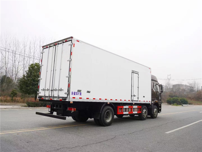 解放J6P小三軸冷藏車(chē) 解放J6P小三軸冷藏車(chē)