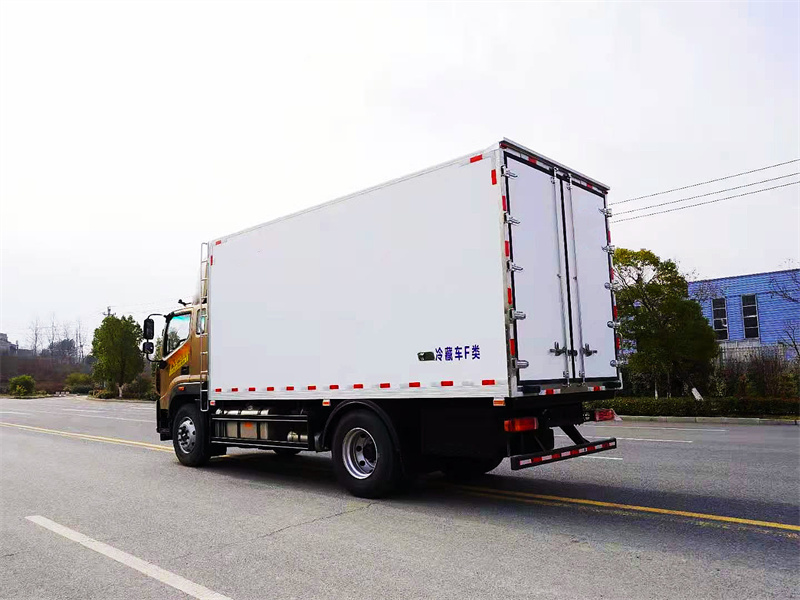 國六 福田奧鈴大黃蜂5.3米冷藏車 國六 福田奧鈴大黃蜂5.3米冷藏車