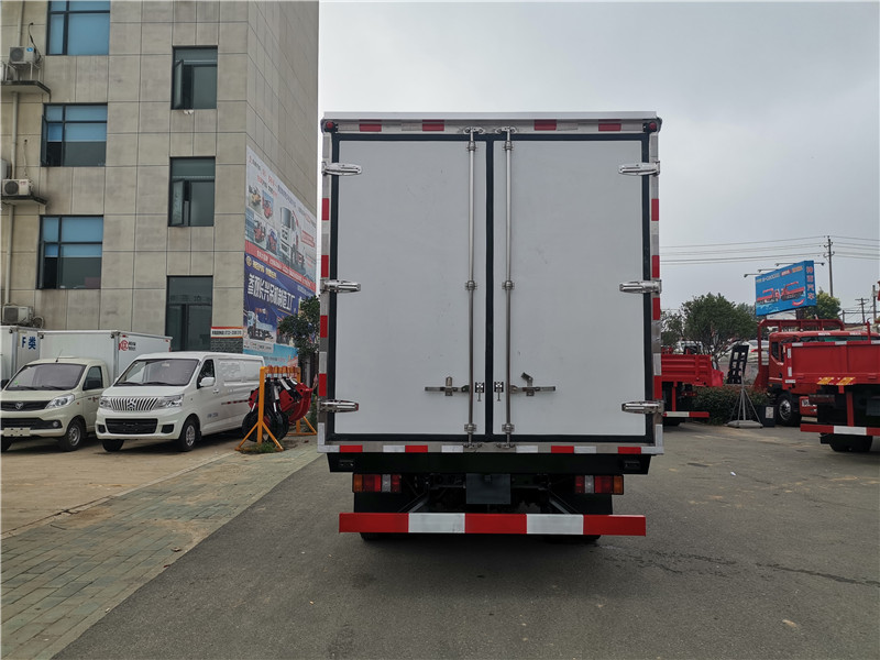 國六 江鈴凱運4.2米肉鉤冷藏車 國六 江鈴凱運4.2米肉鉤冷藏車