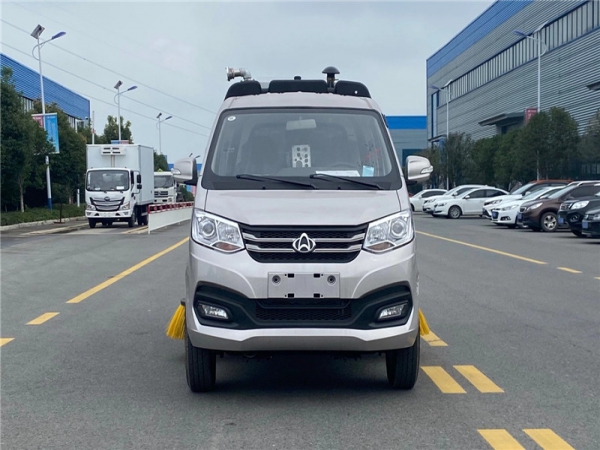 國(guó)六長(zhǎng)安2方掃路車(chē) 國(guó)六長(zhǎng)安2方掃路車(chē)