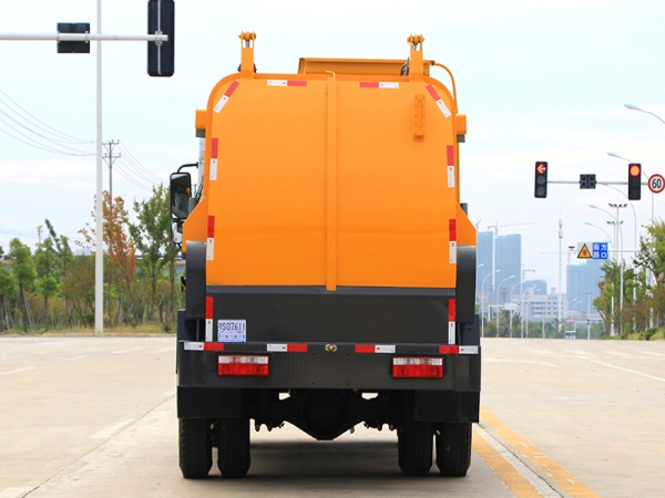 國(guó)六東風(fēng)D9 9.5方 餐廚廂式 國(guó)六東風(fēng)D9 9.5方 餐廚廂式