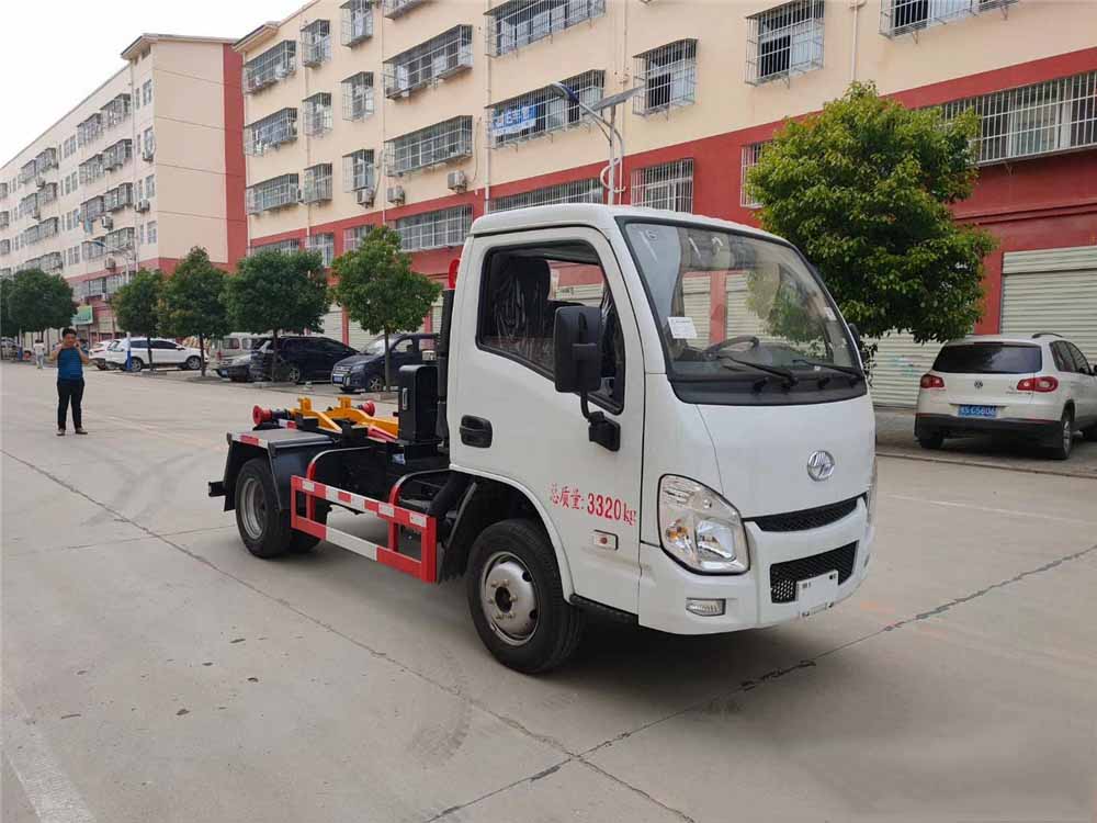 國六3方 藍牌躍進 勾臂垃圾車 國六3方 藍牌躍進 勾臂垃圾車