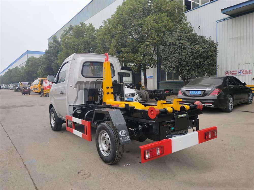 國(guó)六3-4方 藍(lán)牌長(zhǎng)安 勾臂垃圾車 國(guó)六3-4方 藍(lán)牌長(zhǎng)安 勾臂垃圾車