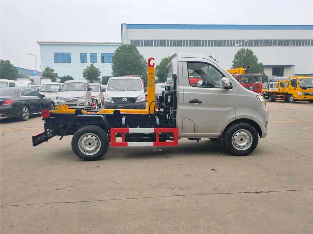 國(guó)六3-4方 藍(lán)牌長(zhǎng)安 勾臂垃圾車 國(guó)六3-4方 藍(lán)牌長(zhǎng)安 勾臂垃圾車