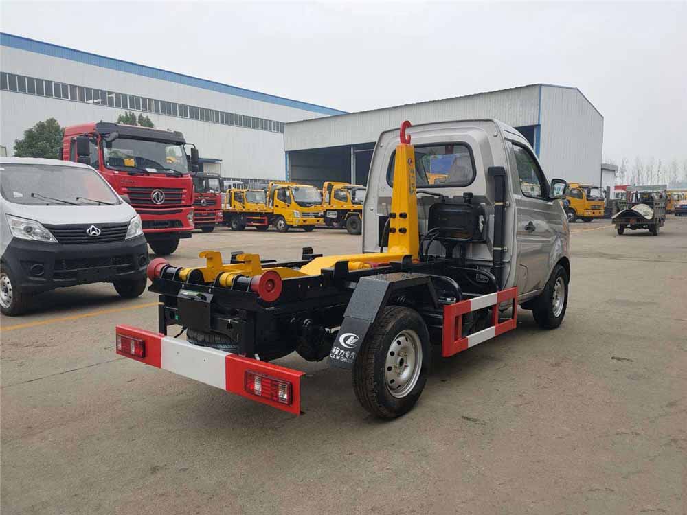 國(guó)六3-4方 藍(lán)牌長(zhǎng)安 勾臂垃圾車 國(guó)六3-4方 藍(lán)牌長(zhǎng)安 勾臂垃圾車