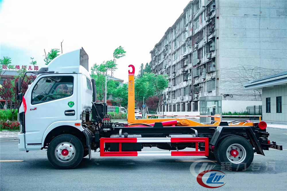 國六7-8方東風D7 勾臂垃圾車 國六7-8方東風D7 勾臂垃圾車