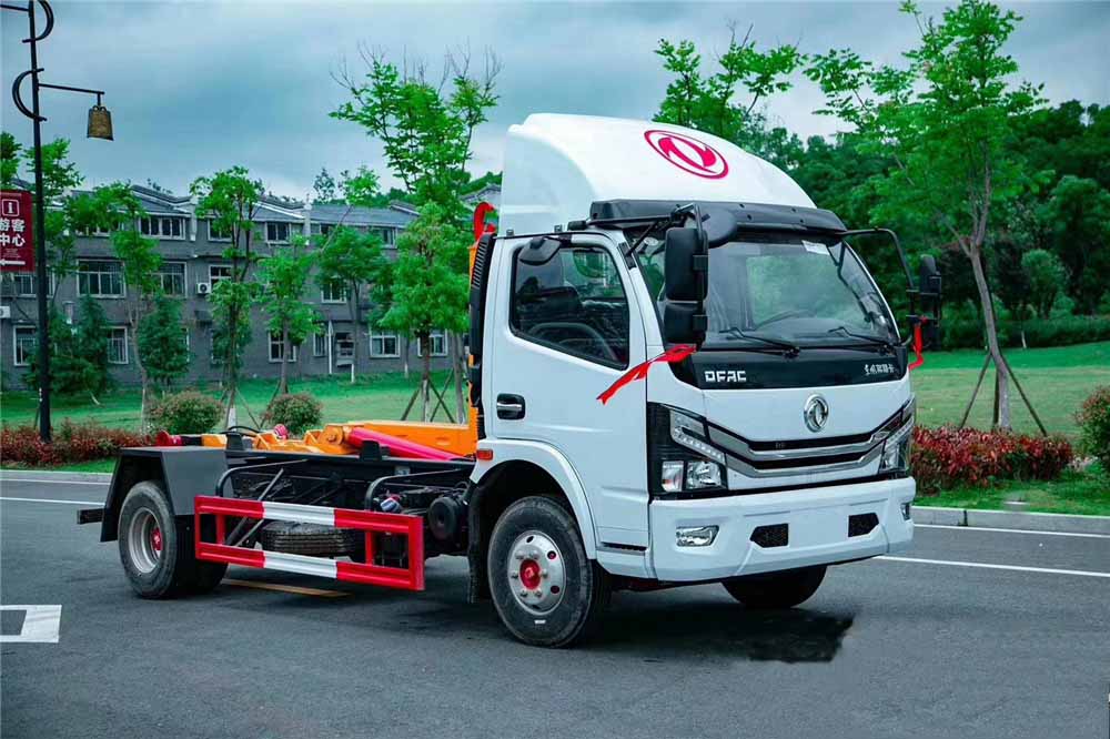 國六7-8方東風D7 勾臂垃圾車 國六7-8方東風D7 勾臂垃圾車