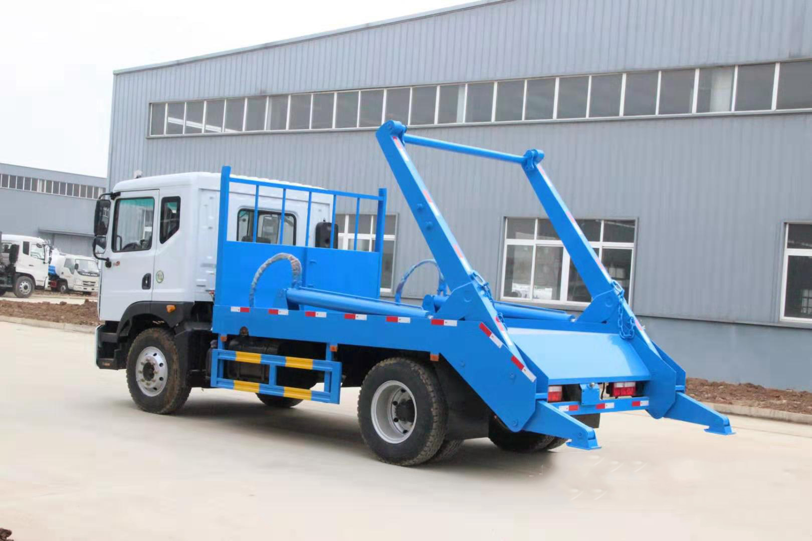 國六10立方東風D9 擺臂垃圾車 國六10立方東風D9 擺臂垃圾車