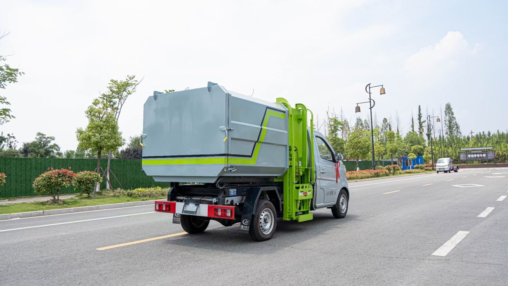 長(zhǎng)安3方掛桶垃圾車(chē) 長(zhǎng)安3方掛桶垃圾車(chē)