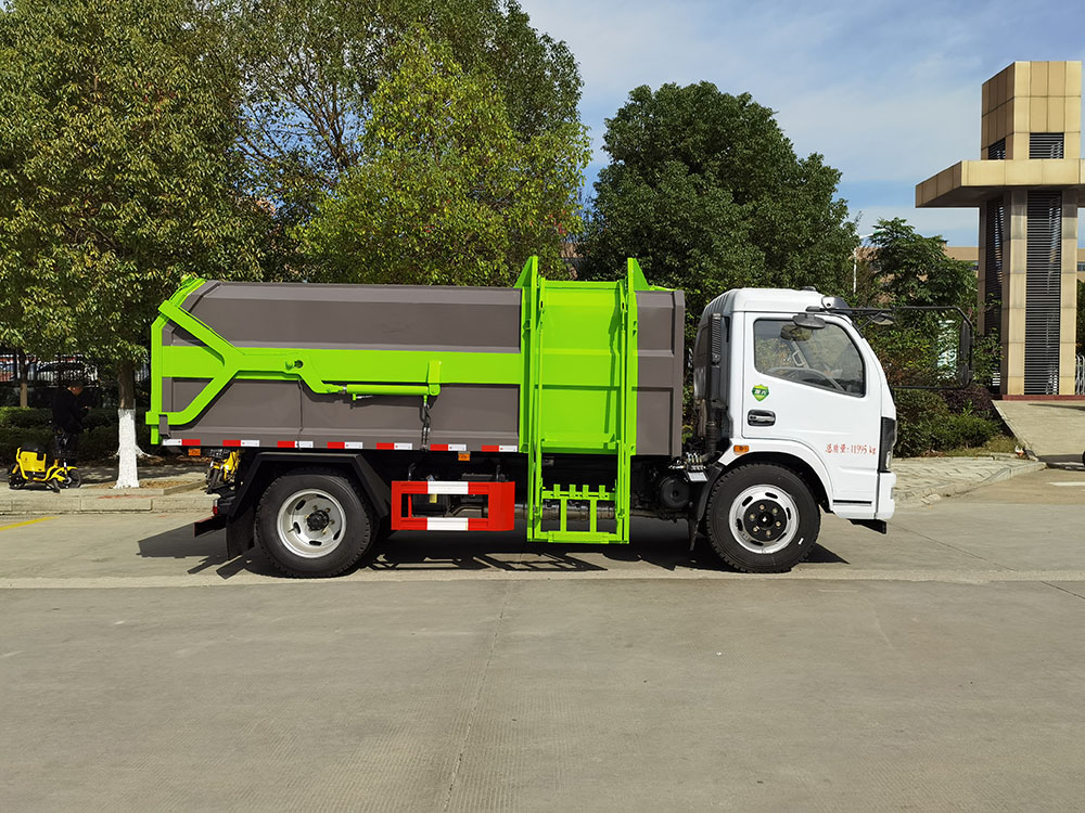 東風(fēng)大多利卡8方掛桶垃圾車 東風(fēng)大多利卡8方掛桶垃圾車