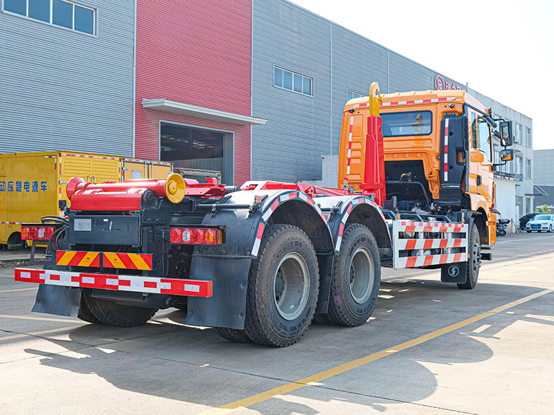 德龍后雙橋18方勾臂垃圾車 德龍后雙橋18方勾臂垃圾車