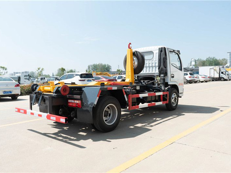 黃牌多利卡5方勾臂垃圾車(chē) 黃牌多利卡5方勾臂垃圾車(chē)