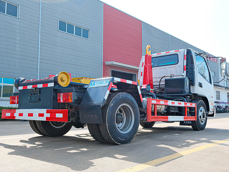 藍(lán)牌凱馬建筑勾臂垃圾車 藍(lán)牌凱馬建筑勾臂垃圾車