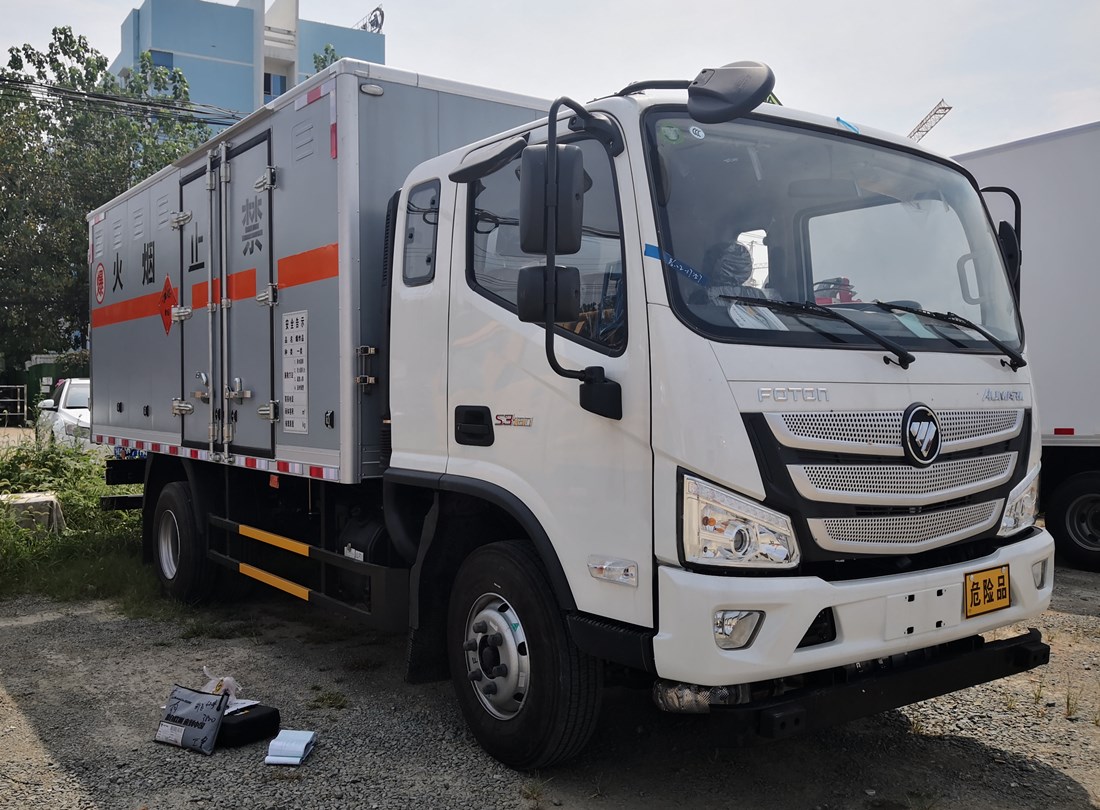 福田歐馬可4.7米貨廂爆破器材運(yùn)輸車 福田歐馬可4.7米貨廂爆破器材運(yùn)輸車