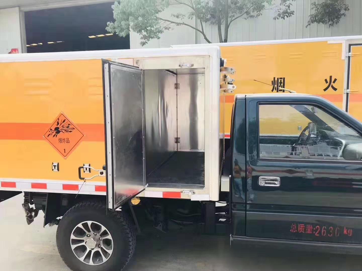 五十鈴四驅(qū)皮卡民爆器材車 五十鈴四驅(qū)皮卡民爆器材車