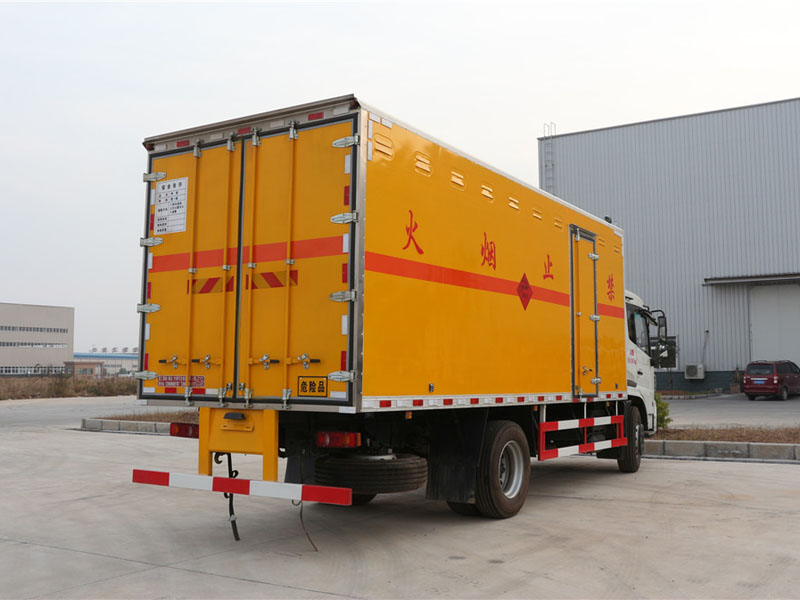 天錦6米2(9.9噸)爆破器材車 天錦6米2(9.9噸)爆破器材車