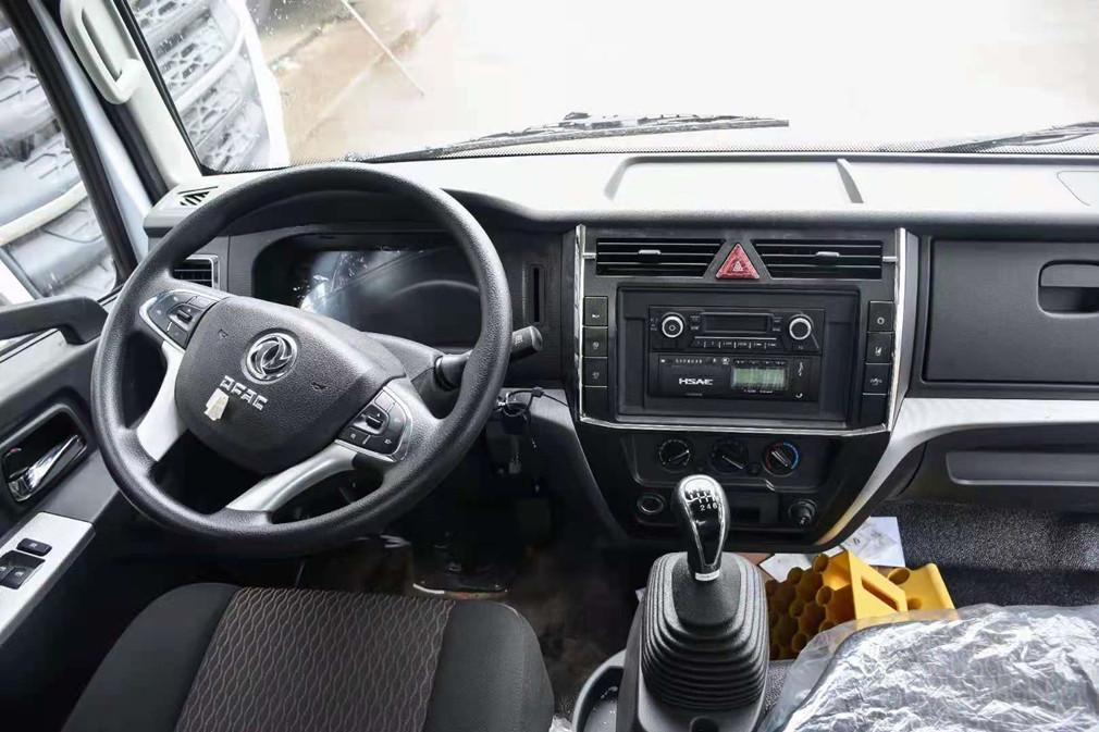 東風(fēng)5.15米貨廂爆破器材運輸車 東風(fēng)5.15米貨廂爆破器材運輸車