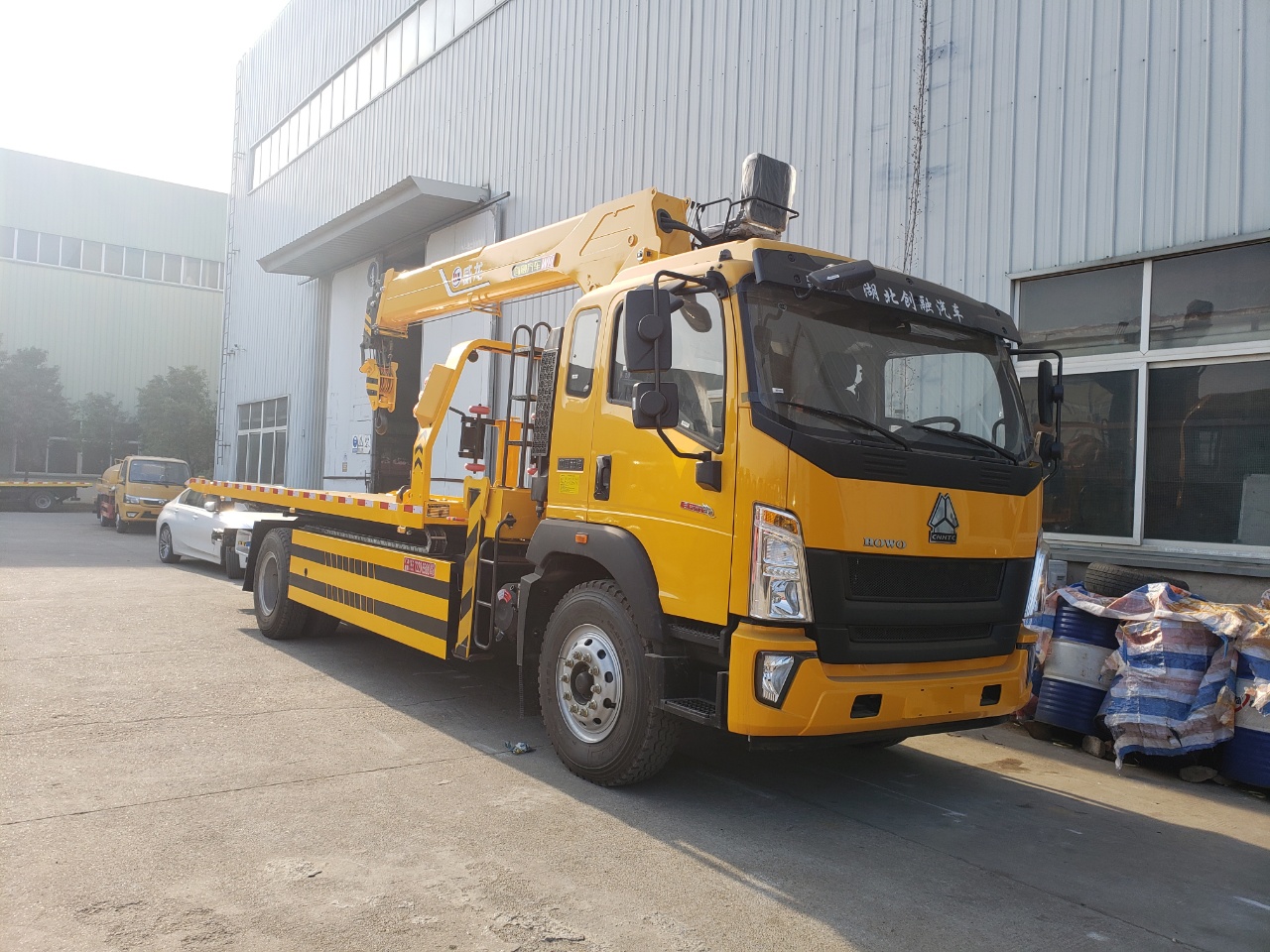 重汽豪沃G5X帶吊清障車 重汽豪沃G5X帶吊清障車