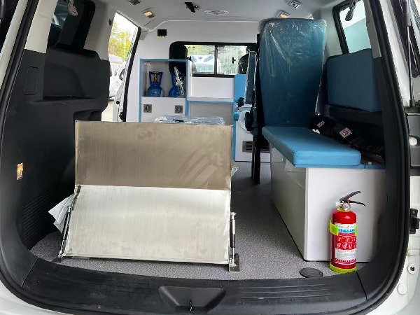 大通G10 MAX自動擋救護車（商務版）