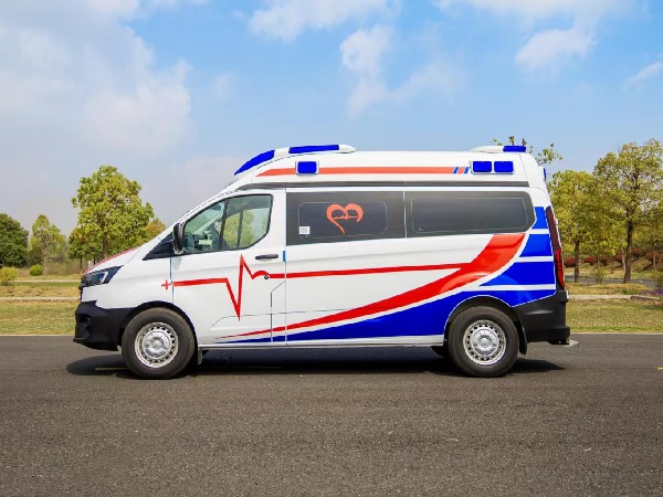 福特全順T6救護車(模具版) 福特全順T6救護車(模具版)