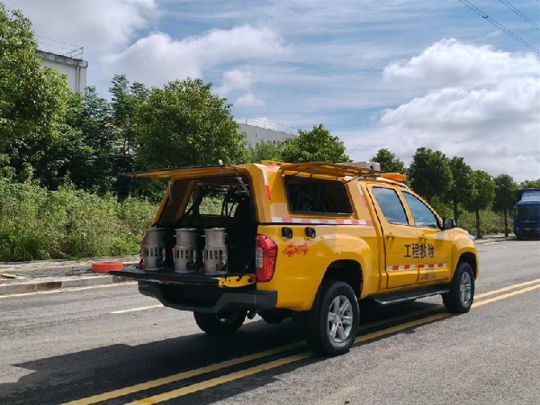 四驅皮卡1800方排水救險車 四驅皮卡1800方排水救險車