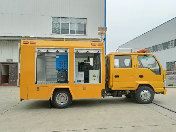 五十鈴雙排座裝備救險(xiǎn)車