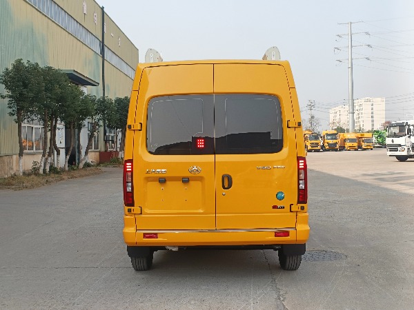 大通V80工程救險車(氣防車) 大通V80工程救險車(氣防車)